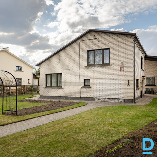 Pārdod māju Dambja iela 78