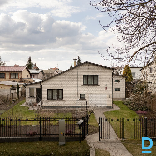 Pārdod māju Dambja iela 78