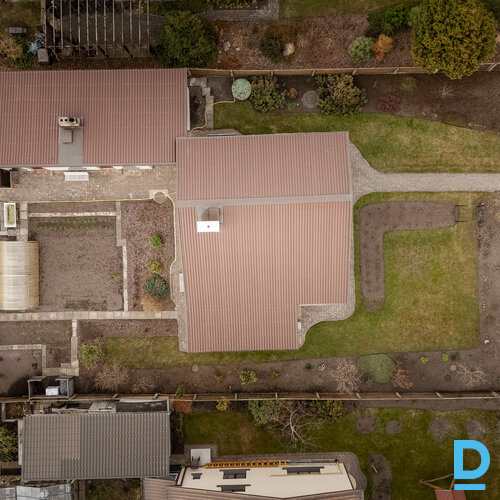 Pārdod māju Dambja iela 78