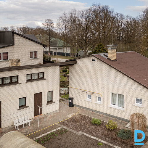 Pārdod māju Dambja iela 78