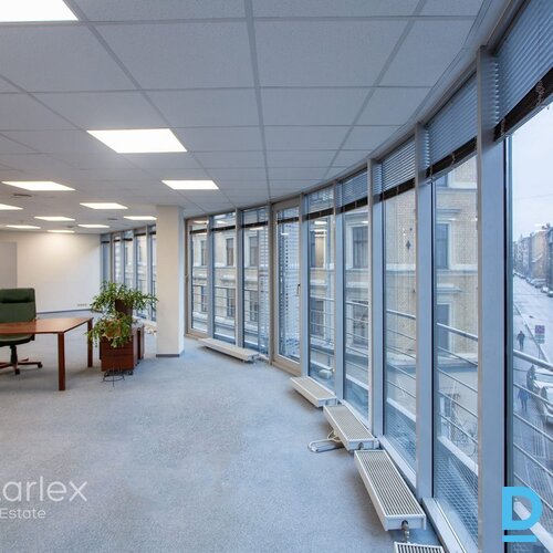 Mūsdienīgas biroja telpas modernā biznesa centrā