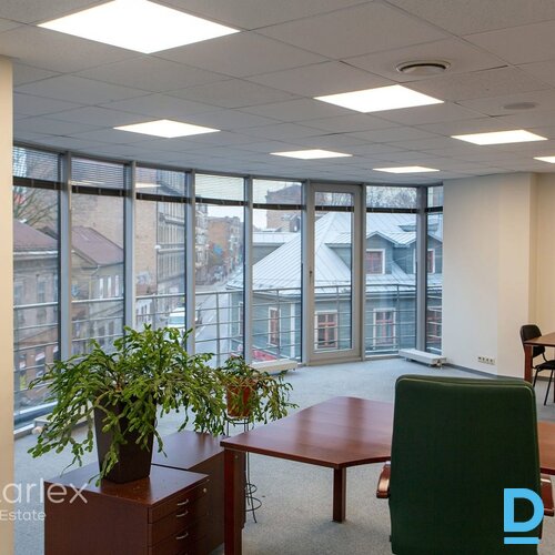 Mūsdienīgas biroja telpas modernā biznesa centrā