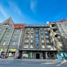 Nomai tirdzniecības telpas ar plašiem skatlogiem Rīgas centrā