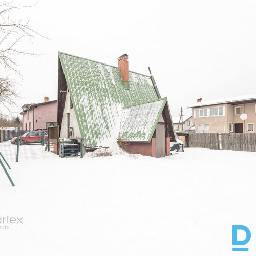 Kompakta trīs istabu māja Kompakta trīs istabu māja