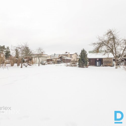 Kompakta trīs istabu māja Kompakta trīs istabu māja