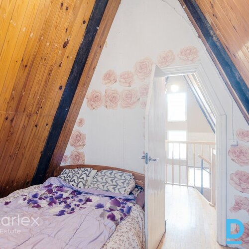 Kompakta trīs istabu māja Kompakta trīs istabu māja