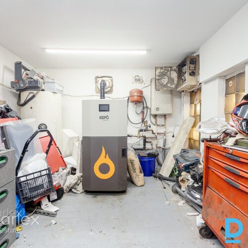 Kompakta trīs istabu māja Kompakta trīs istabu māja