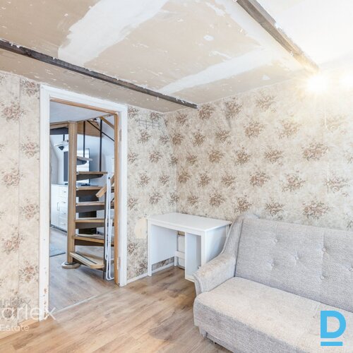 Kompakta trīs istabu māja Kompakta trīs istabu māja