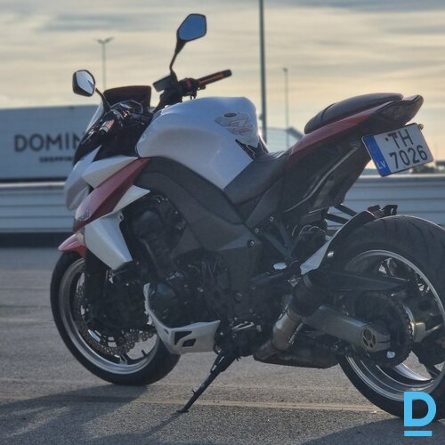 Pārdod Kawasaki Z1000 ABS motociklu, 1043 cm³, 2010