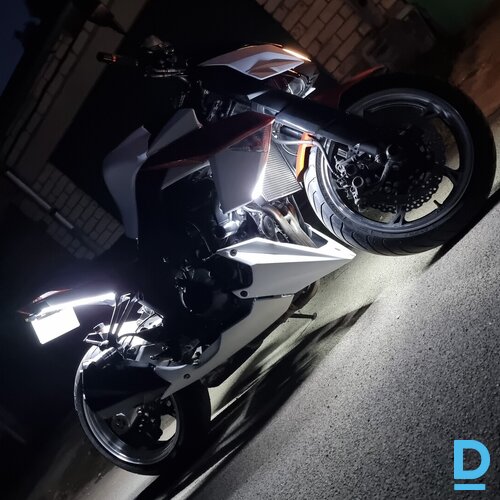 Pārdod Kawasaki Z1000 ABS motociklu, 1043 cm³, 2010