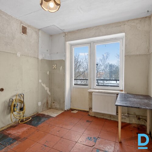 Pārdošanā vienistabas dzīvoklis ar lodžiju pašā Siguldas centrā.Dzīvokļa plānoju