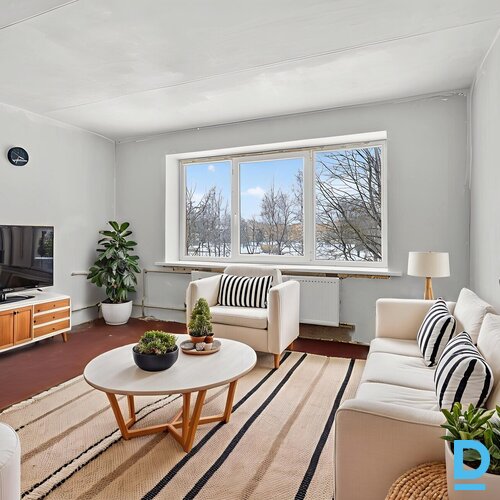 Pārdošanā vienistabas dzīvoklis ar lodžiju pašā Siguldas centrā.Dzīvokļa plānoju