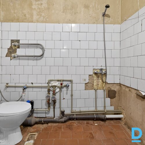 Pārdošanā vienistabas dzīvoklis ar lodžiju pašā Siguldas centrā.Dzīvokļa plānoju