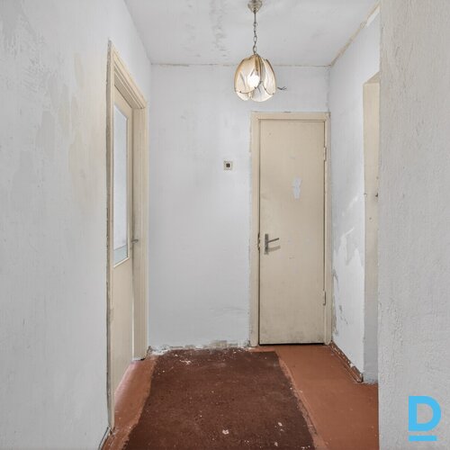 Pārdošanā vienistabas dzīvoklis ar lodžiju pašā Siguldas centrā.Dzīvokļa plānoju