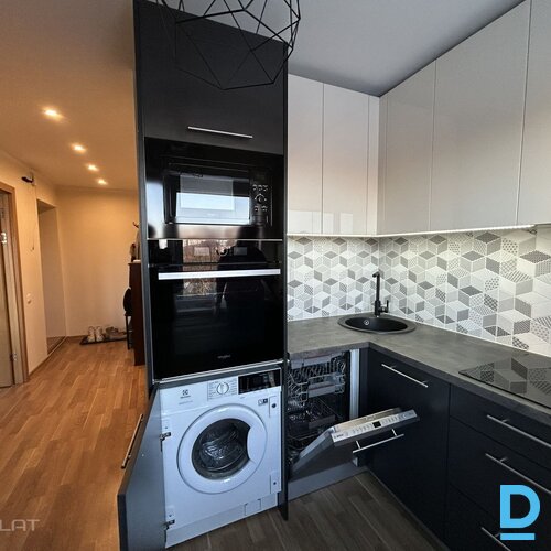 Izīrē dzīvokli Salacas iela 19