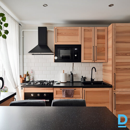 Pārdod dzīvokli Lienes iela 18