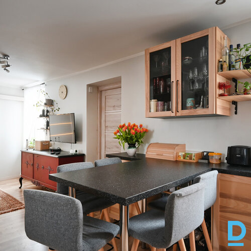 Pārdod dzīvokli Lienes iela 18