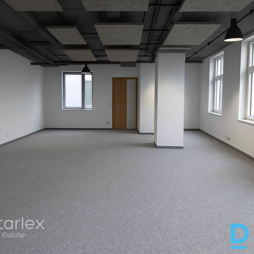 A klases biroja telpas Rīgas centrā "Tērbatas Biznesa Centrā".