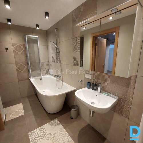 Izīrē dzīvokli Rīgā