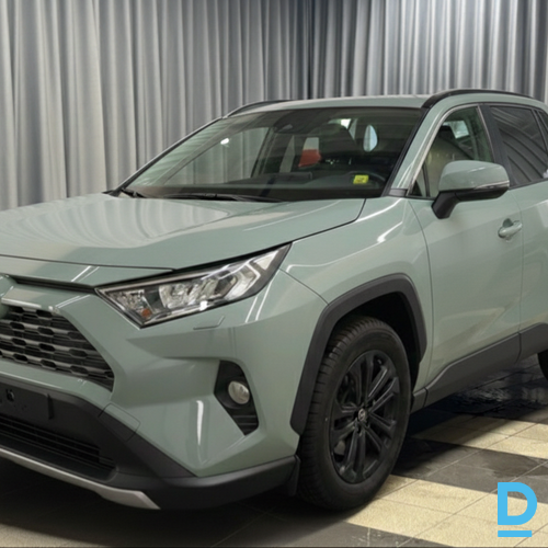 Pārdod Toyota Rav4 2.0i, 2021