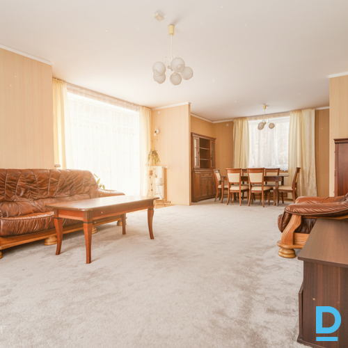 Izīrē māju Strautu iela 13 Izīrē māju Strautu iela 13