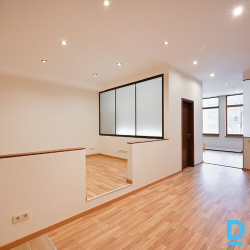 Pārdod dzīvokli Tomsona iela 30