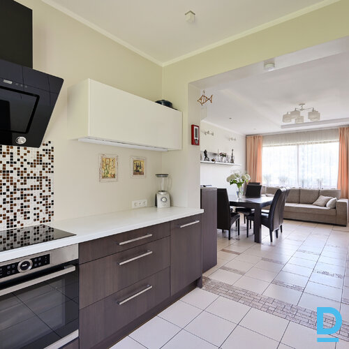 Pārdod māju Santarini Pārdod māju Santarini