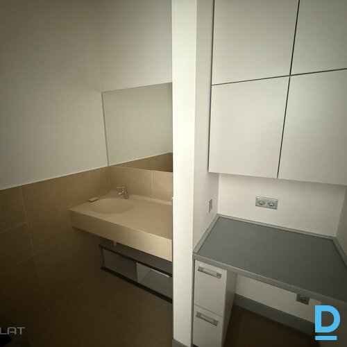 Izīrē biroju Ziemeļu iela 4