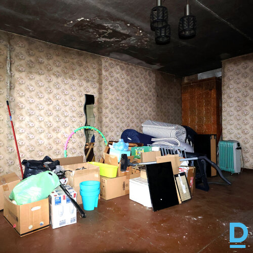 Pārdod dzīvokli Baseina iela 18