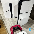 Selling a Sony PlayStation 5, in perfect condition, plus two joysticks.