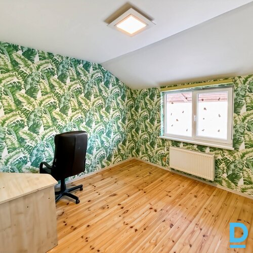 Pārdod plašu 7-istabu māju Dzidriņās – klusā un privātā apkaimē