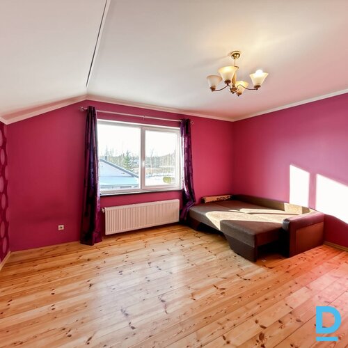 Pārdod plašu 7-istabu māju Dzidriņās – klusā un privātā apkaimē