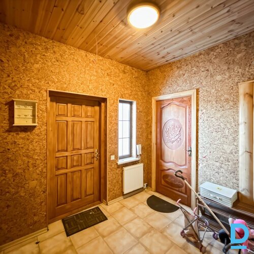 Pārdod plašu 7-istabu māju Dzidriņās – klusā un privātā apkaimē