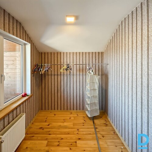 Pārdod plašu 7-istabu māju Dzidriņās – klusā un privātā apkaimē