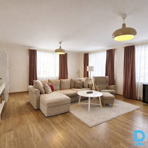 Plaša un kvalitatīva ģimenes māja netālu no Ogres - ar lielu, iekoptu teritoriju!