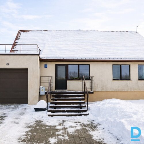 Plaša un kvalitatīva ģimenes māja netālu no Ogres - ar lielu, iekoptu teritoriju!