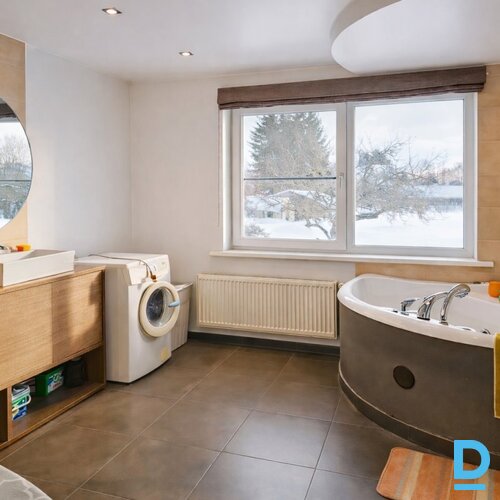 Plaša un kvalitatīva ģimenes māja netālu no Ogres - ar lielu, iekoptu teritoriju!