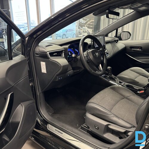 Pārdod Toyota Corolla Touring Sports 1.8 Hybrid Business, 2020