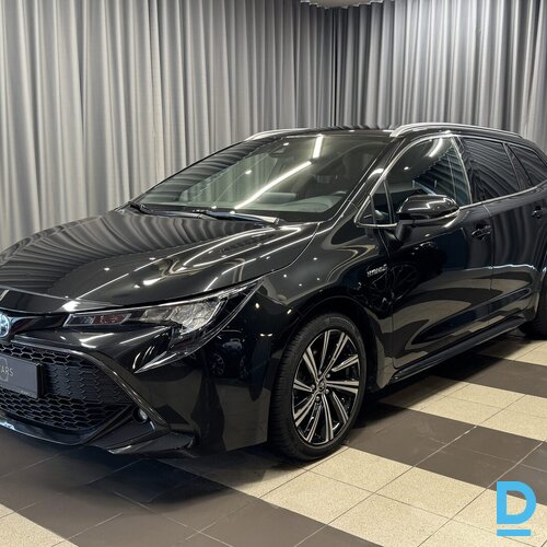 Pārdod Toyota Corolla Touring Sports 1.8 Hybrid Business, 2020
