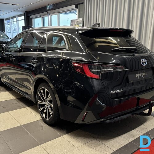 Pārdod Toyota Corolla Touring Sports 1.8 Hybrid Business, 2020