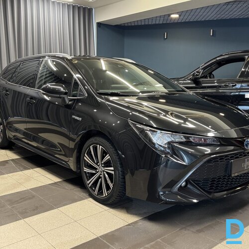 Pārdod Toyota Corolla Touring Sports 1.8 Hybrid Business, 2020
