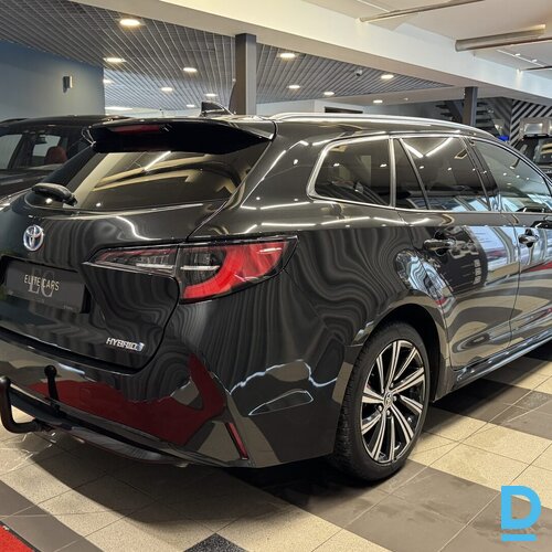Pārdod Toyota Corolla Touring Sports 1.8 Hybrid Business, 2020