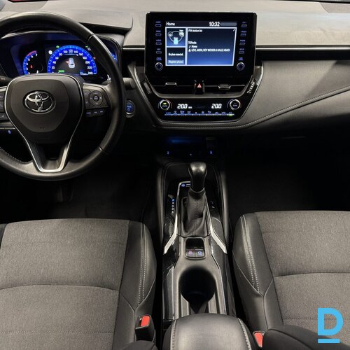 Pārdod Toyota Corolla Touring Sports 1.8 Hybrid Business, 2020