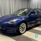 Продается Tesla Model 3 Long Range, двухмоторная версия 2020 года выпуска.