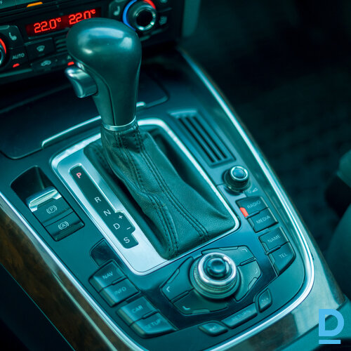 Audi Q5 Quattro 2010. gada Audi Q5 Quattro 2010. gada