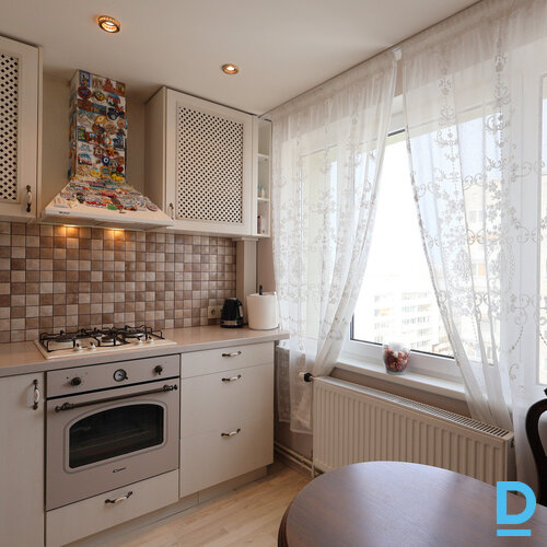 Pārdod dzīvokli Krūmu iela 49