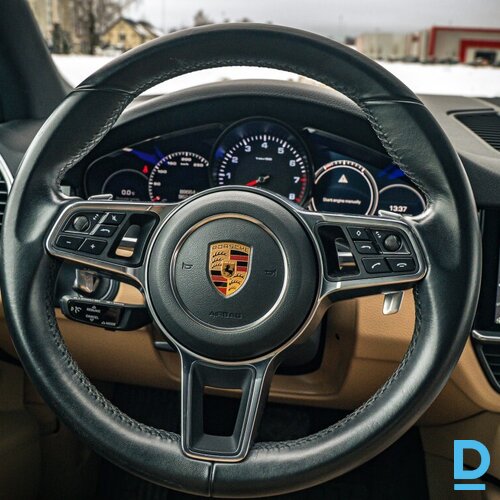 Pārdod Porsche Cayenne 3.0i, 2018