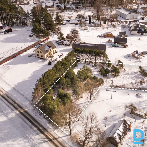 Pārdošanā 2200 m² zemes gabals privātai apbūvei Mērsragā.Zeme atrodas savrupmāju