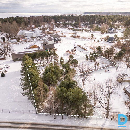 Pārdošanā 2200 m² zemes gabals privātai apbūvei Mērsragā.Zeme atrodas savrupmāju