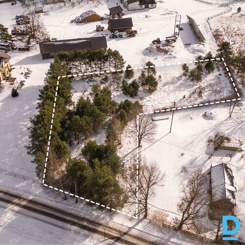 Pārdošanā 2200 m² zemes gabals privātai apbūvei Mērsragā.Zeme atrodas savrupmāju